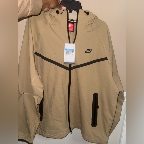 Nike Tech men’s woven jacket new with tag